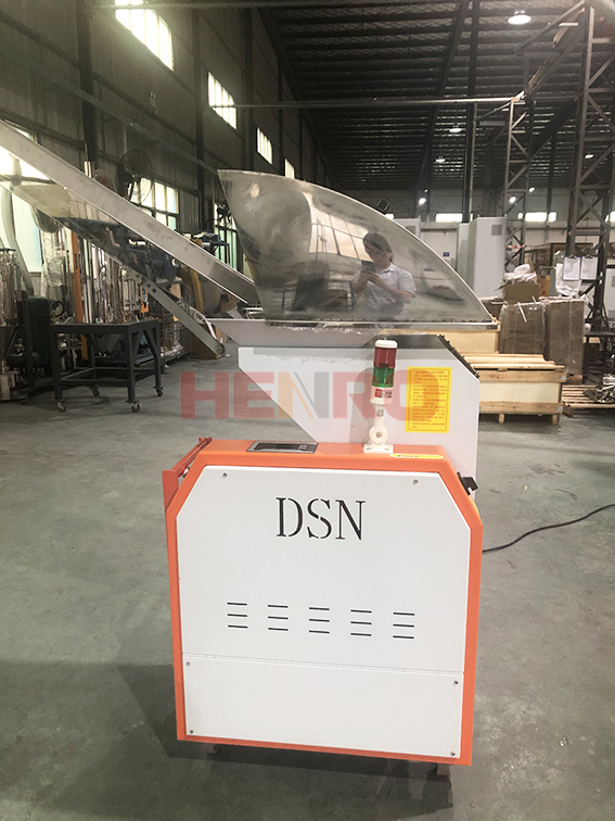 工業原料再生的關鍵設備:塑料粉碎機